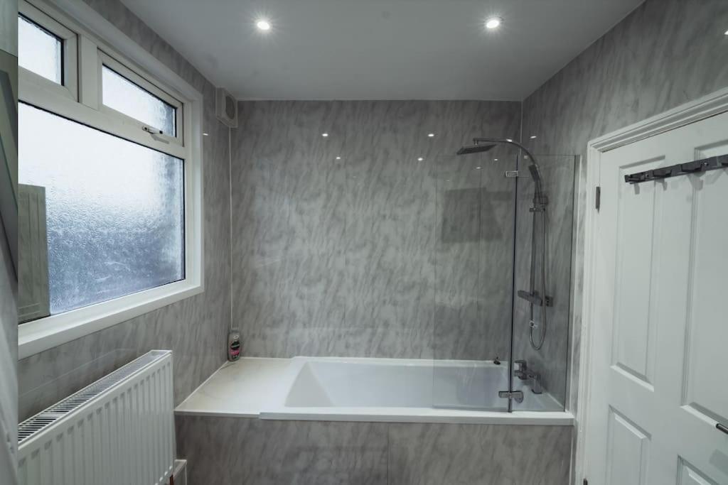 1 Bed - Wifi - Pet Friendly - Harrow Apartment Bagian luar foto